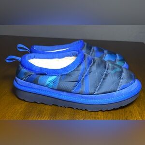 Ugg Kids TASMAN LTA CAMO POP SLIP ON SHOES Slippers Blue Size 2, Runs small.